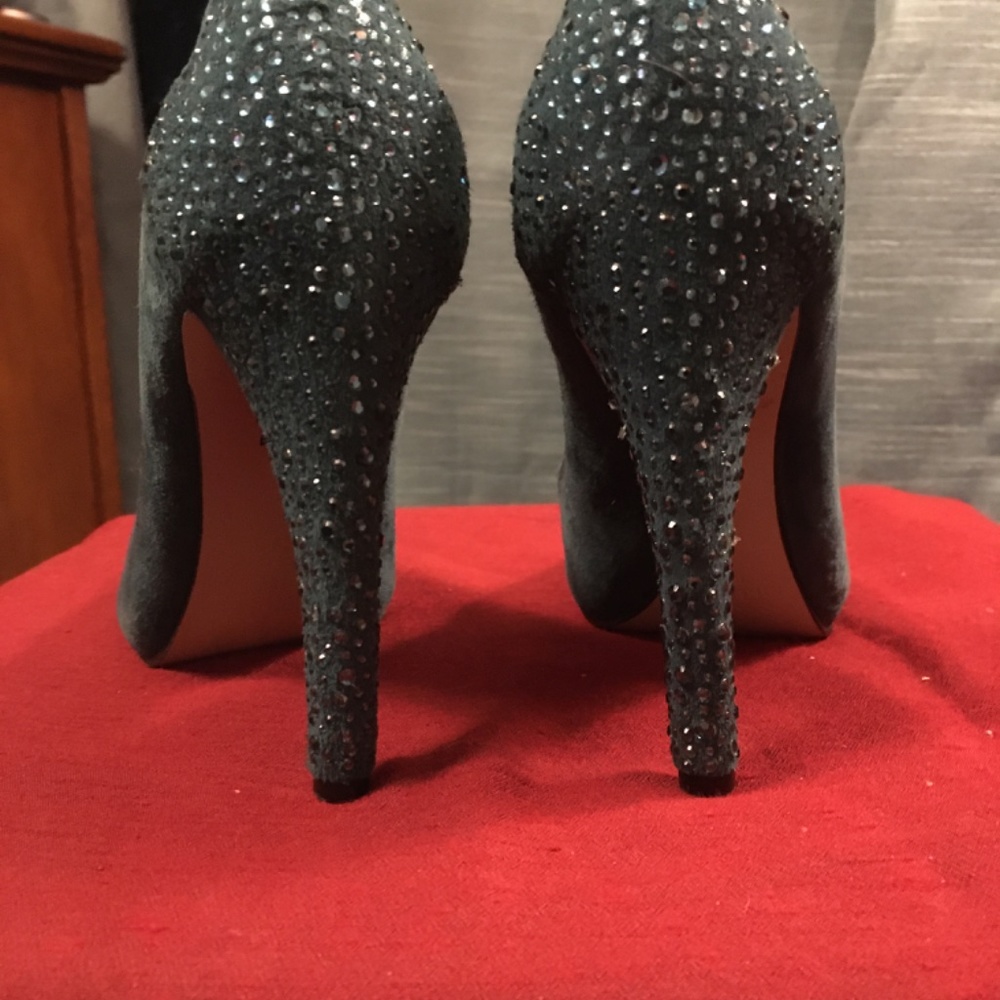 Nine West size 7 Heels - Picture 3 of 4
